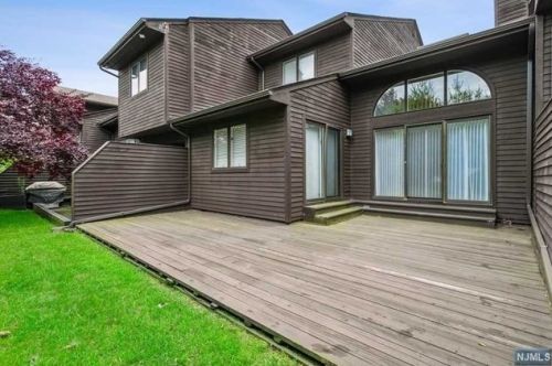 341 French Ct, Teaneck, NJ 07666-6476
