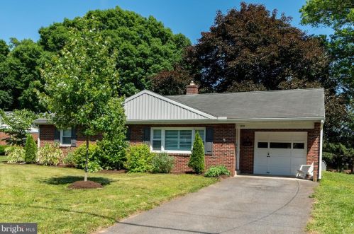 109 Eisenhower Blvd, Lancaster, PA 17603-4309