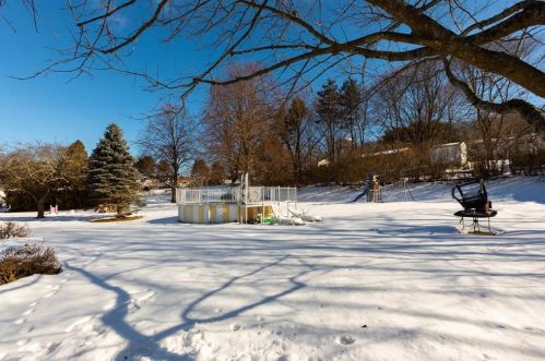138 Walnut Hill Rd, Woonsocket, RI 02895-2620