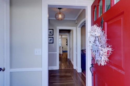 141 Hillside Ave, Providence, RI 02906-2900