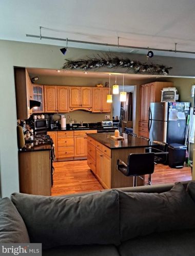 100 Chestnut Ave, Camden NJ  08107-2207 exterior