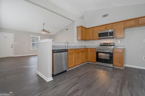 120 Pope Ln, Newnan, GA 30263-8648