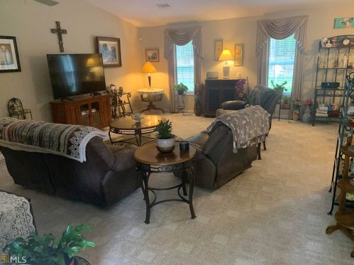 93 Stillwood Dr, Hartwell, GA 30643-6525