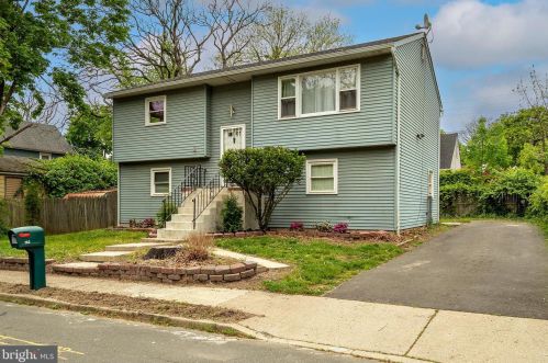 142 Lawn Park Ave, Trenton, NJ 08648-3819