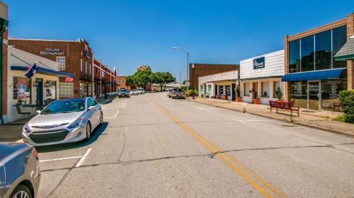 1508 Jackson St, Carrollton TX 75006-6255 exterior