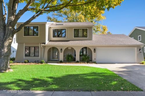 1020 Heatherton Dr, Naperville, IL 60563-2225