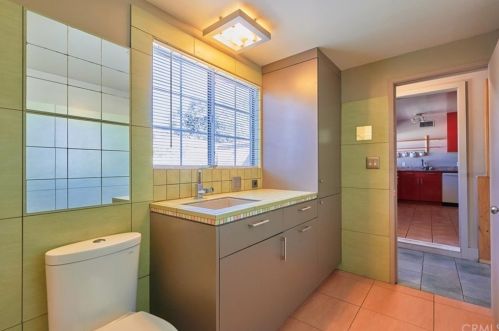 3440 Mono Dr, Riverside CA  92506-2118 exterior