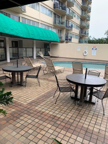 1909 Ala Wai Blvd, Honolulu HI  96815-1817 exterior