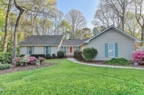 1764 Berkshire Ct, Lithonia, GA 30078-2135