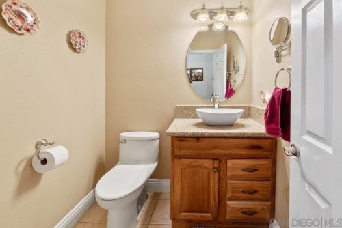 1464 Stanislaus Dr, Chula Vista CA  91913-1478 exterior