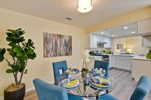 399 Live Oak Ct, Milpitas, CA 95035-6732