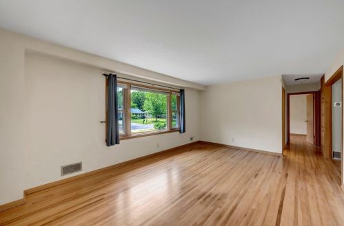 3932 Homewood Ave, Saint Paul MN  55110-4507 exterior