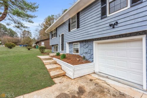 3001 Invermere Woods Ct, Lithonia, GA 30038-2210