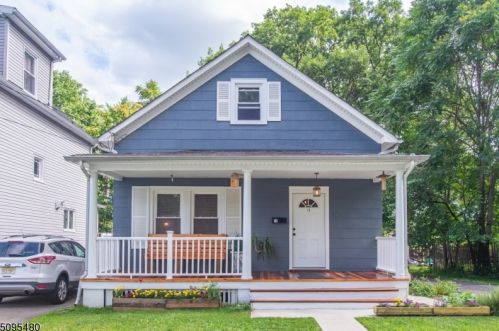 13 Webber St, Bloomingdale, NJ 07403-1222