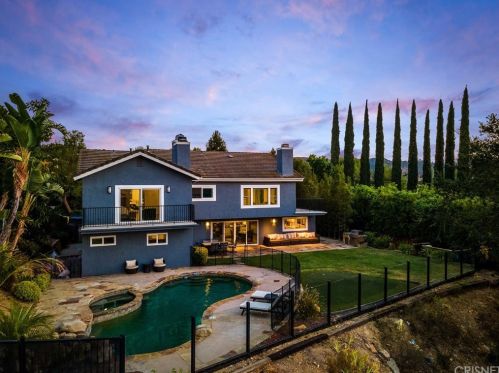 22405 Calipatria Dr, Calabasas, CA 91302-5811