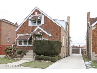 5553 Oak Park Ave, Chicago, IL 60638-2325