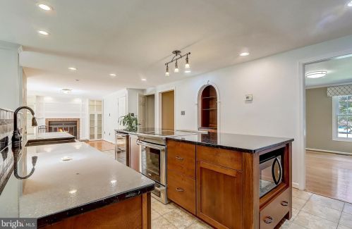 5724 Brothers Partnership Ct, Columbia MD  21045-2601 exterior