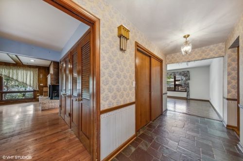 512 Rugeley Rd, Western Springs, IL 60558-1959