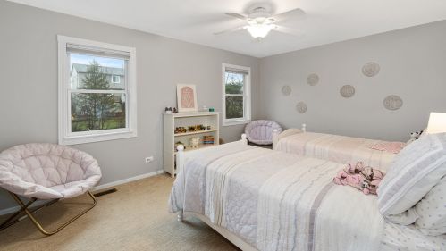 1217 Dogwood Ln, Carol Stream IL  60188-3322 exterior