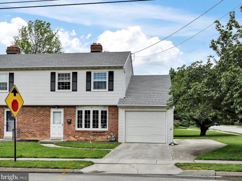 390 Grant Dr, Hanover, PA 17331-1426