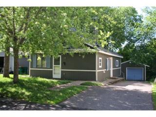 319 Saint Croix Ave, Stillwater, MN 55082-4323