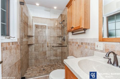 812 Saratoga Ln, Buffalo Grove IL  60089-4226 exterior