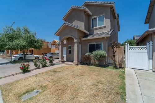 1061 Vermont Ave, Turlock CA  95380-5341 exterior