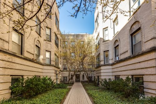 2724 Pine Grove Ave, Chicago, IL 60614-6110