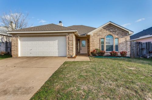 5104 Button Willow Dr, Fort Worth, TX 76123-2864