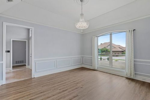 2221 Lorraine Dr, Carrollton TX 75006-4322 exterior