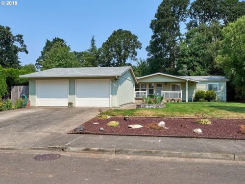 3045 Mcnaught St, Woodburn, OR 97071-2116