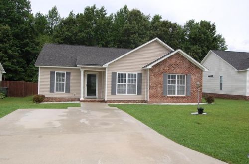 3734 Countryaire Dr, Ayden, NC 28513-3030