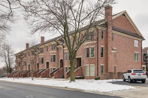 70 Greeley St, Palatine, IL 60067-6154