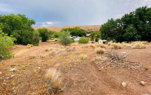 80 Main St, Leeds UT 84746-8001 exterior