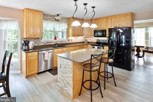 1007 Ice Castle Ct, Gambrills, MD 21054-1564