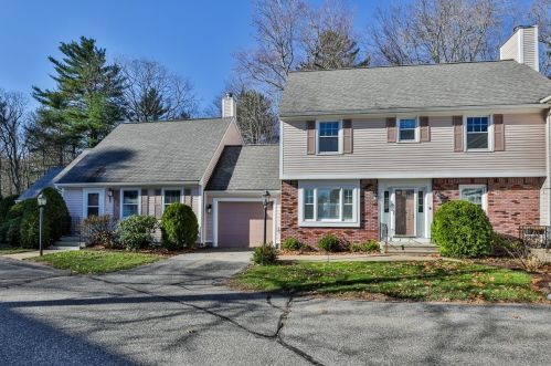 26 Pheasant Run Ln, Stratham, NH 03885-2269