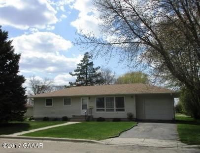 320 Columbia Ave, Morris, MN 56267-1627
