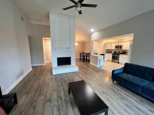 2013 Stein Way, Carrollton TX  75007-2214 exterior