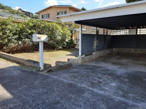 3517 Hinahina St, Honolulu, HI 96816-2816