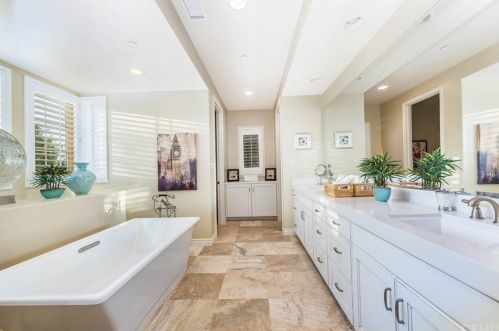 18 Shadybend, Irvine CA  92602-0844 exterior