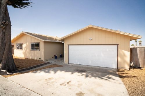 1623 Darwin St, Seaside, CA 93955-4507