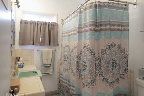 6411 Tournament Dr, Riverside CA  92509-5762 exterior