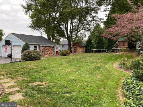 417 Lampeter Rd, Lancaster PA 17602-1717 exterior