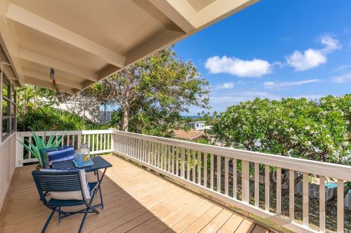 4933 Waa St, Honolulu HI  96821-1445 exterior