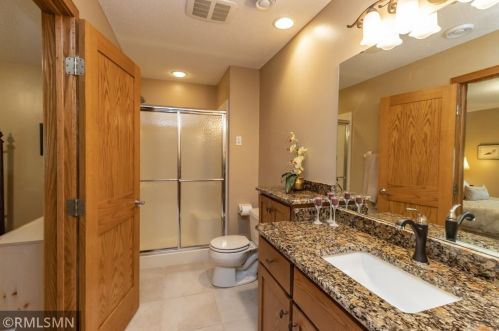 5 Hawthorne Ct, Saint Paul MN  55127-6476 exterior