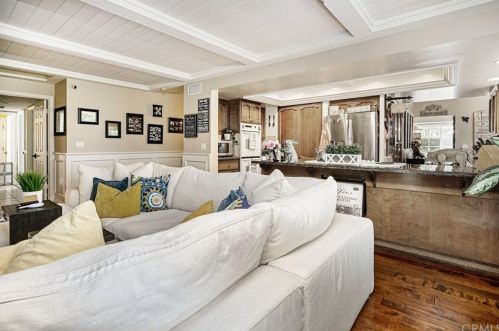 231 Summertree Rd, Anaheim CA  exterior