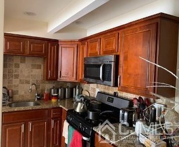 318 Ella Ave, Avenel, NJ 07001-1126