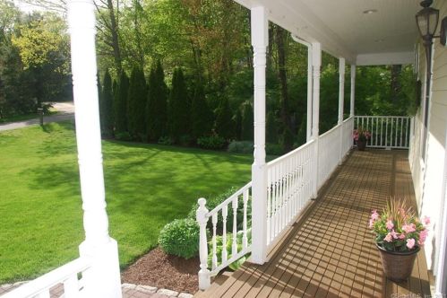 6 Alvin Dr, Norwalk, CT 06850-1105