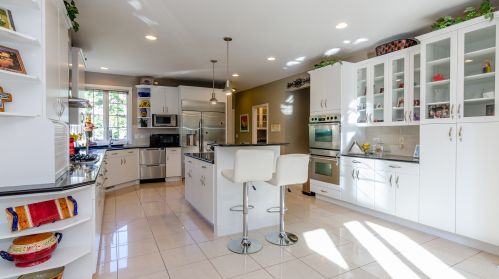 6919 Fieldstone Dr, Willowbrook IL  60527-5295 exterior