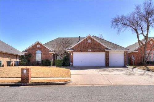 1116 Copperfield Dr, Edmond, OK 73003-6185
